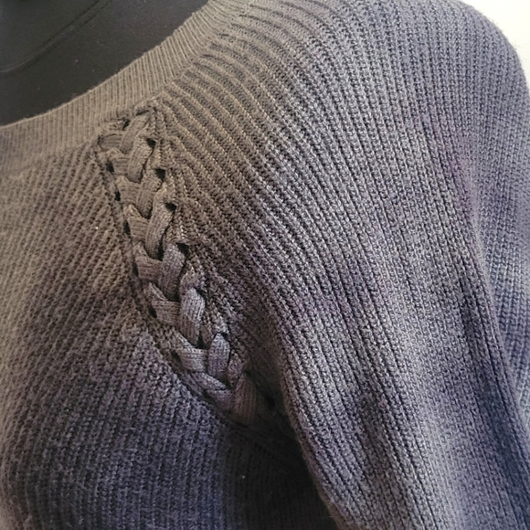 American Eagle AEO olive green sweater braid accent - Picture 5 of 8